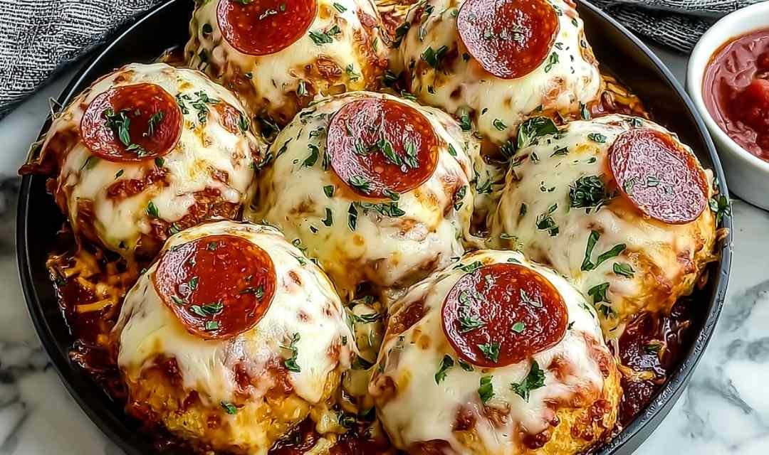 Cheesy Pepperoni Pizza Bombs