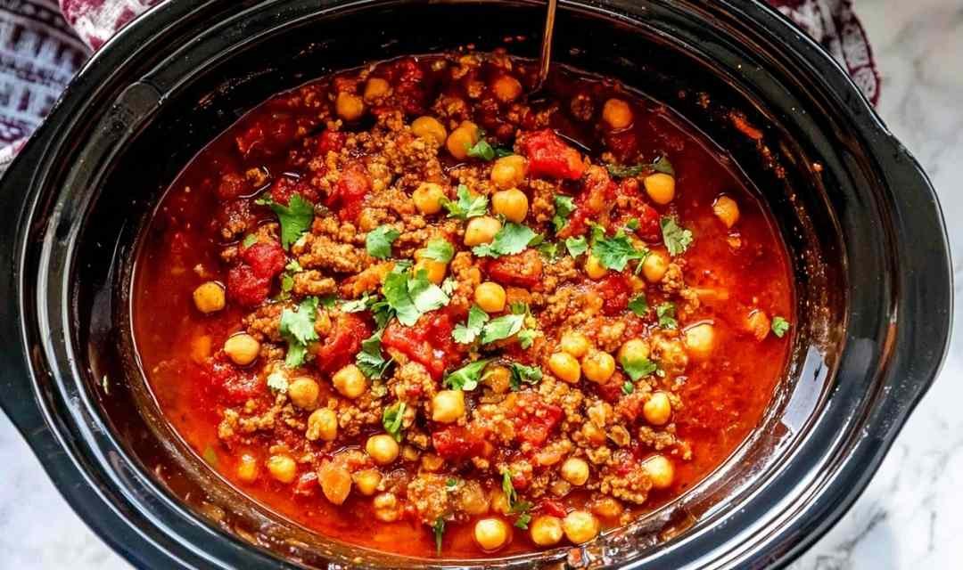 Slow Cooker Turkey Chickpea Chili