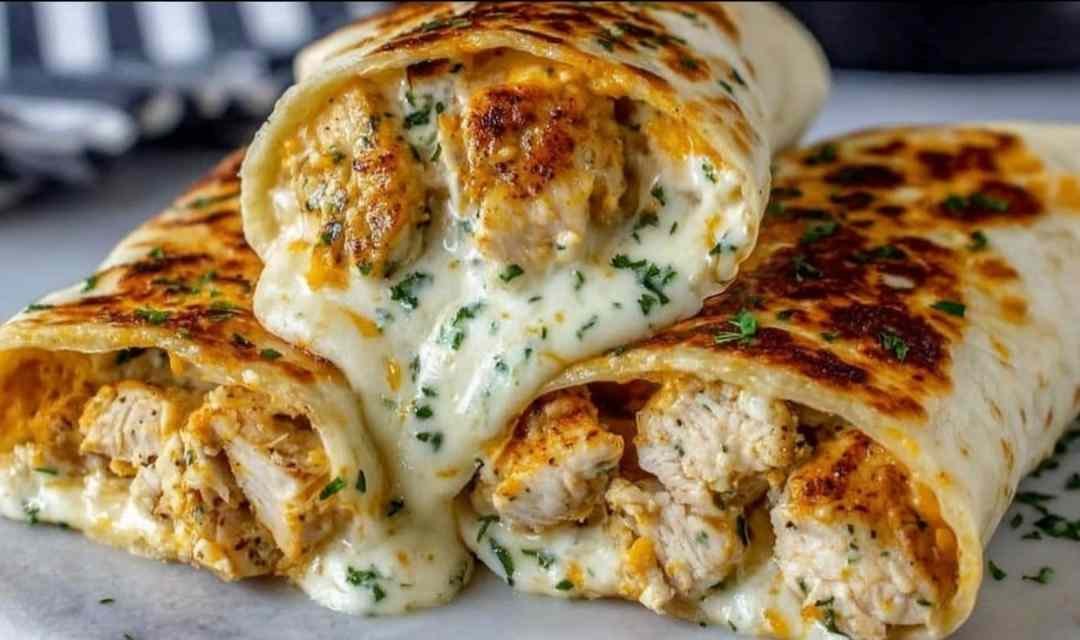 Low Carb Cheesy Garlic Chicken Wraps